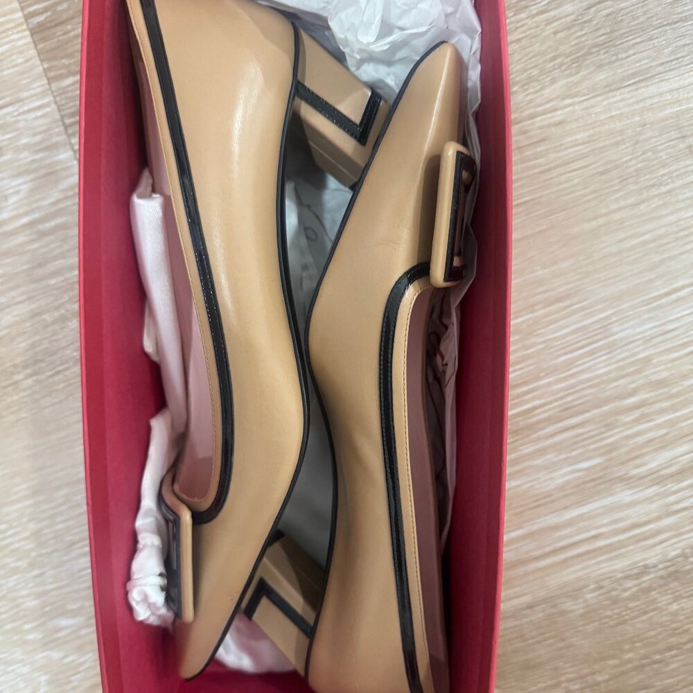 Roger Vivier Decollete Trompette 45 patent-leather pumps - Brand New, Sz 39 - Picture 3 of 5